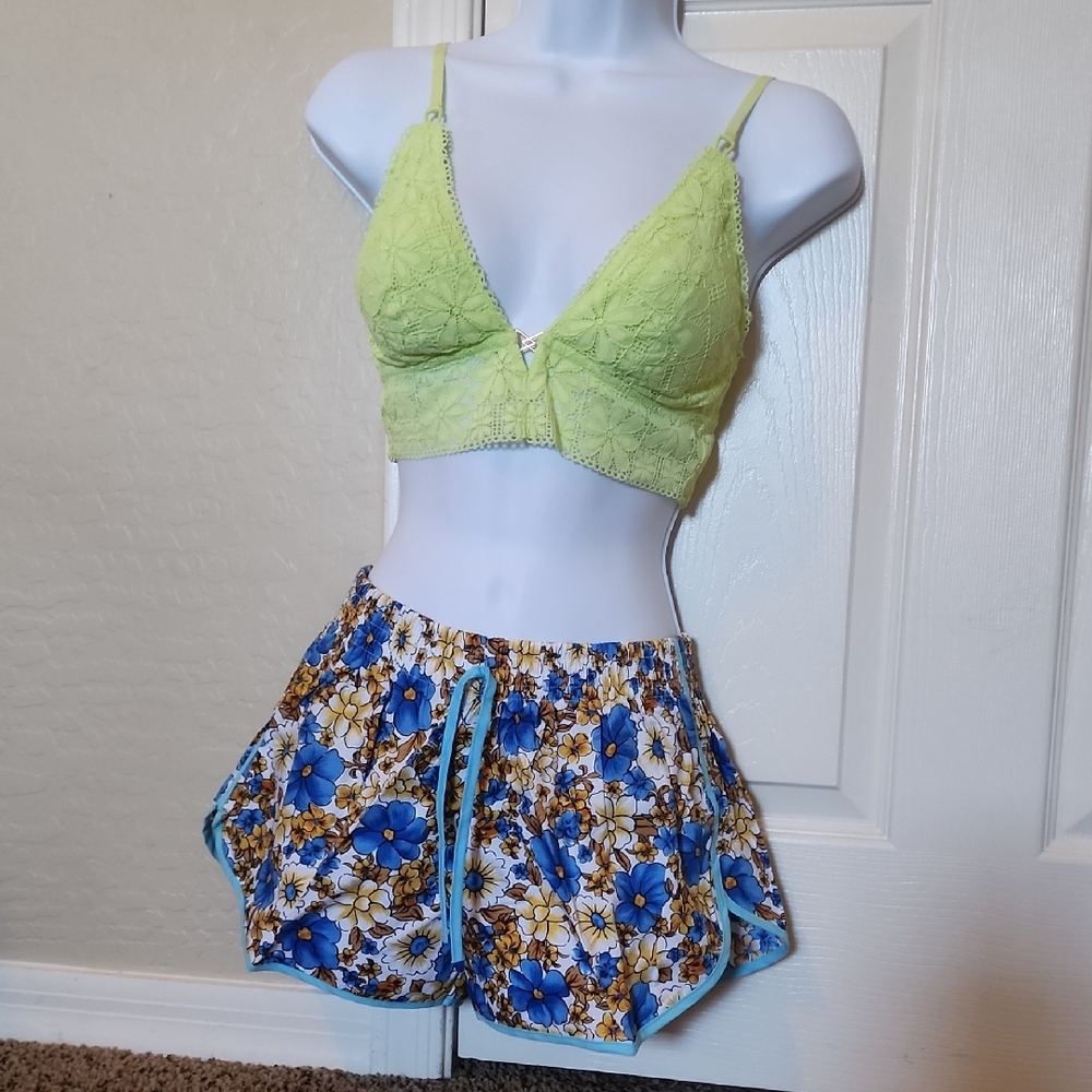 Floral Shorts For Ladies Size Small...NEW without Tags